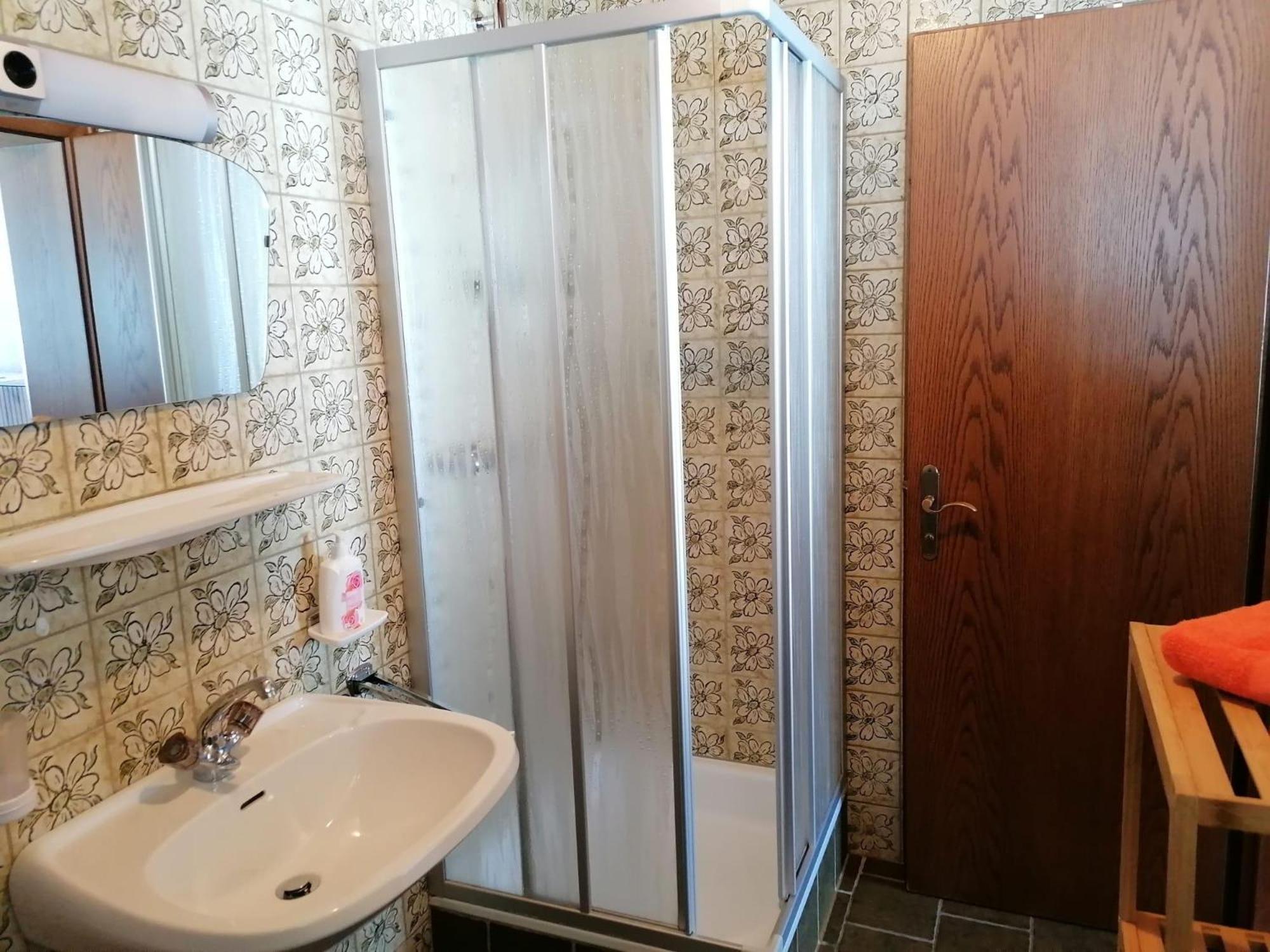 Haus Sprenger Lägenhet Häselgehr Rum bild