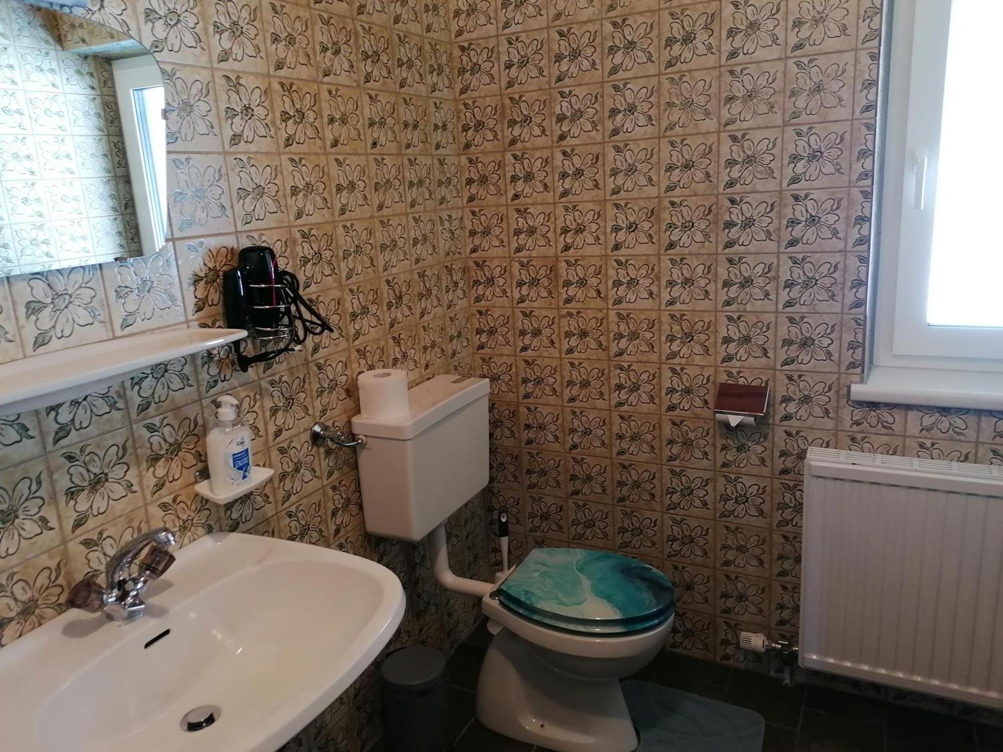 Haus Sprenger Lägenhet Häselgehr Rum bild