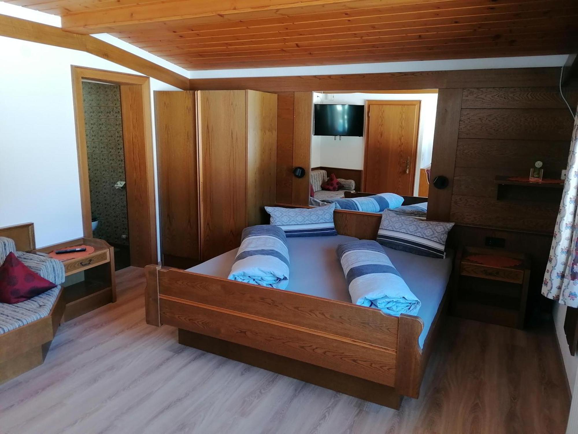 Haus Sprenger Lägenhet Häselgehr Rum bild