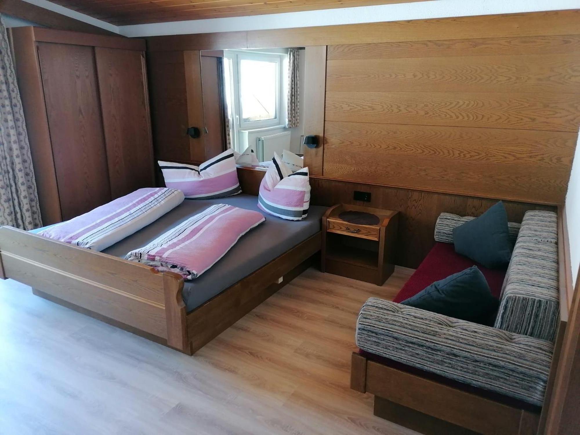 Haus Sprenger Lägenhet Häselgehr Rum bild